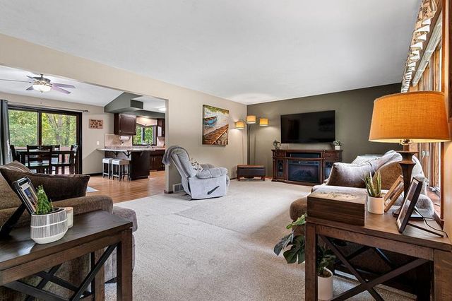 25 ST CHARLES PLACE, Little Chute, WI 54140