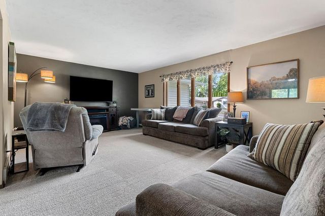 25 ST CHARLES PLACE, Little Chute, WI 54140