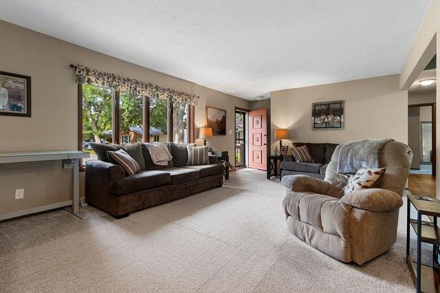 25 ST CHARLES PLACE, Little Chute, WI 54140