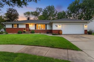 25 ST CHARLES PLACE, Little Chute, WI 54140
