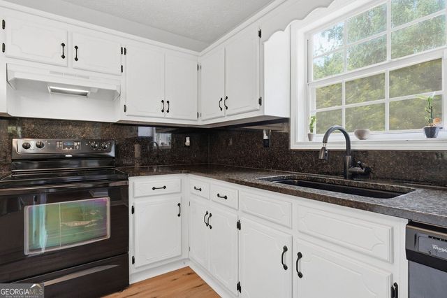 3343 Pommel Court, Loganville, GA 30052