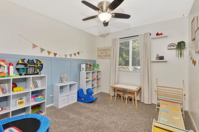 2006 N Pine Grove St, Wichita, KS 67212