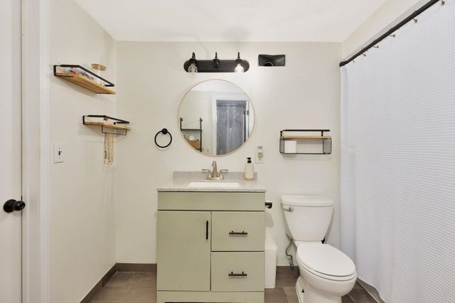 2006 N Pine Grove St, Wichita, KS 67212