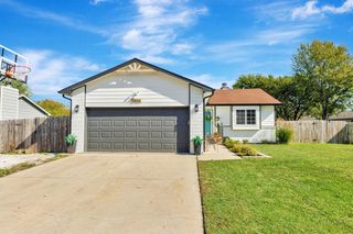 2006 N Pine Grove St, Wichita, KS 67212