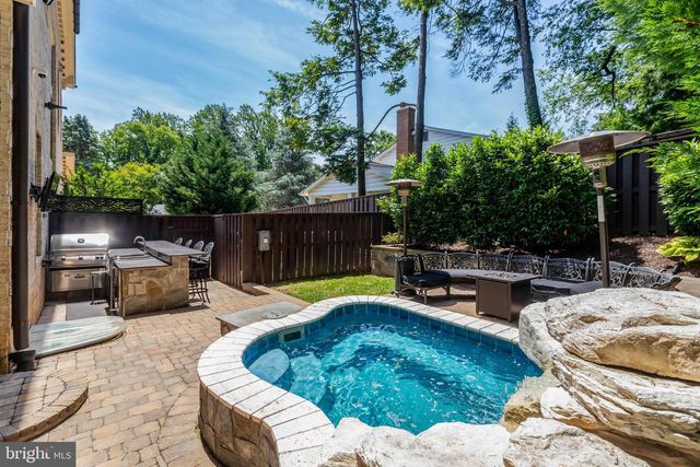 7108 PENGUIN PL, Falls Church, VA 22043