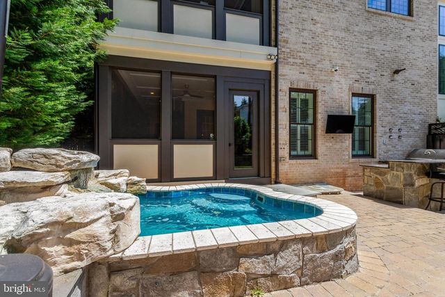 7108 PENGUIN PL, Falls Church, VA 22043