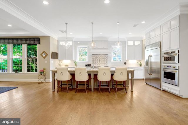 7108 PENGUIN PL, Falls Church, VA 22043