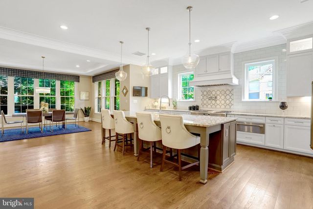 7108 PENGUIN PL, Falls Church, VA 22043