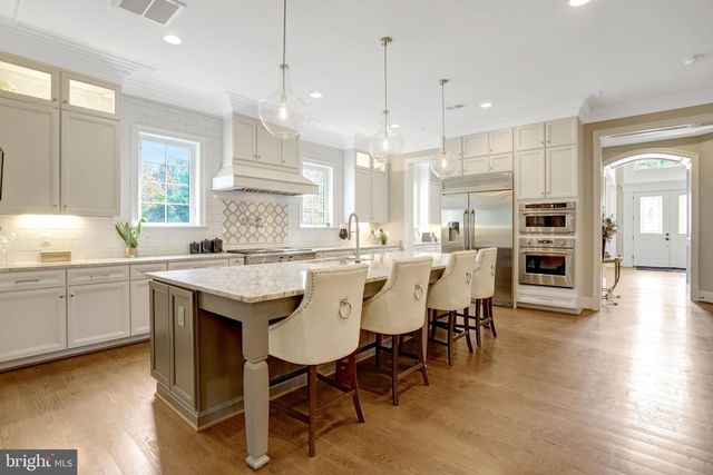 7108 PENGUIN PL, Falls Church, VA 22043