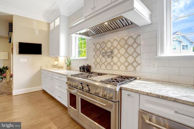 7108 PENGUIN PL, Falls Church, VA 22043