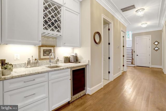 7108 PENGUIN PL, Falls Church, VA 22043