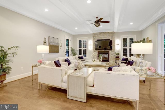 7108 PENGUIN PL, Falls Church, VA 22043