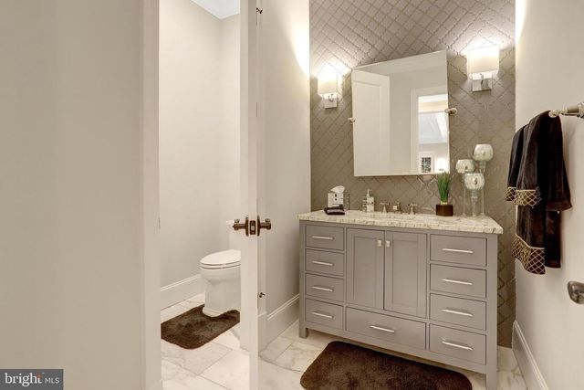 7108 PENGUIN PL, Falls Church, VA 22043