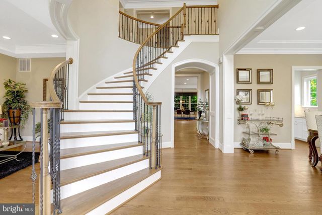 7108 PENGUIN PL, Falls Church, VA 22043