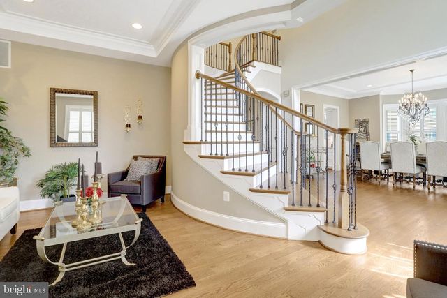 7108 PENGUIN PL, Falls Church, VA 22043