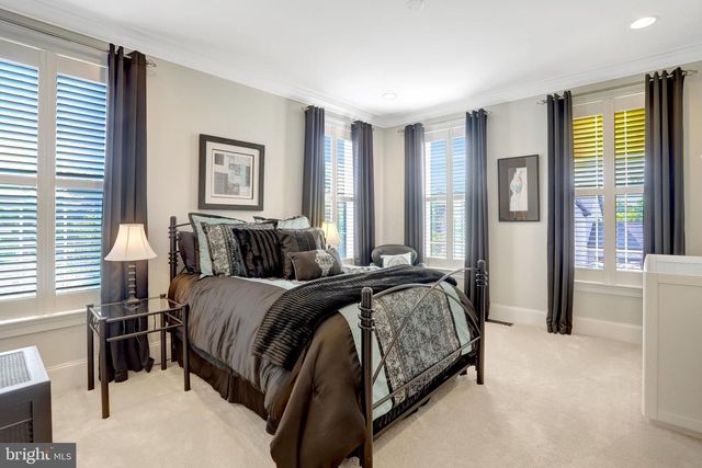 7108 PENGUIN PL, Falls Church, VA 22043