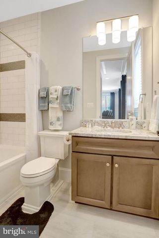 7108 PENGUIN PL, Falls Church, VA 22043