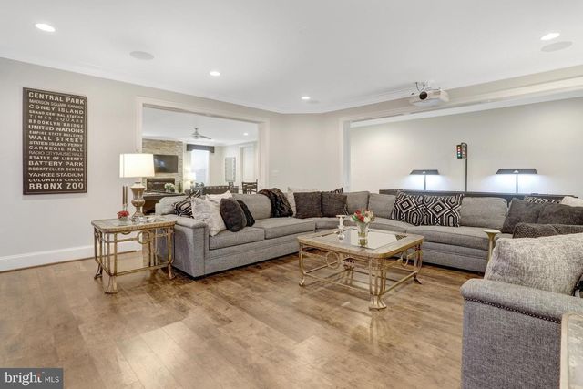 7108 PENGUIN PL, Falls Church, VA 22043