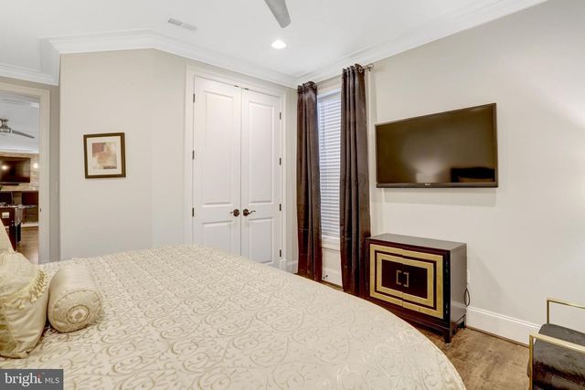 7108 PENGUIN PL, Falls Church, VA 22043