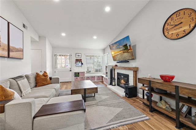 21155 Larchmont, Lake Forest, CA 92630