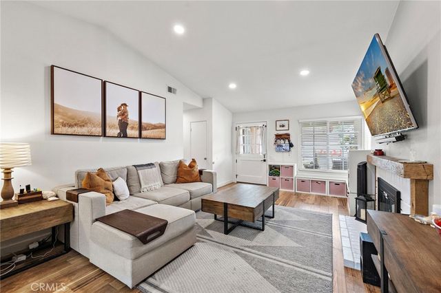 21155 Larchmont, Lake Forest, CA 92630
