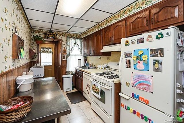 7833 74th Street, Glendale, NY 11385
