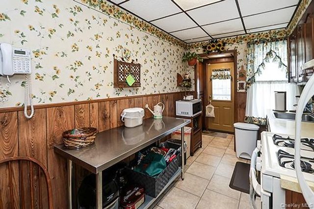 7833 74th Street, Glendale, NY 11385