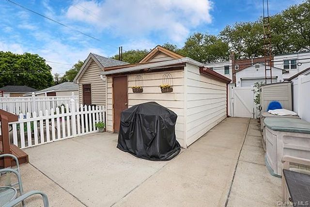 7833 74th Street, Glendale, NY 11385