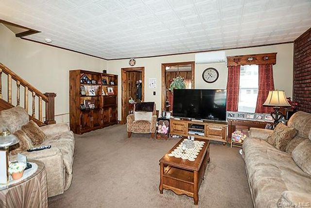 7833 74th Street, Glendale, NY 11385