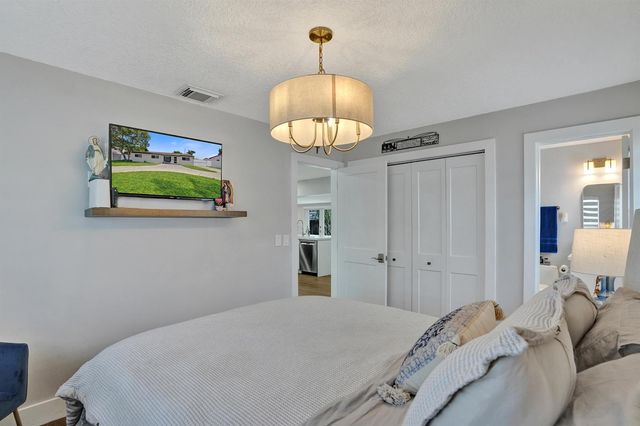 7290 W 14th Court, Hialeah, FL 33014