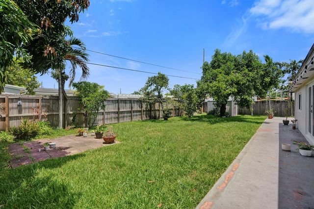 7290 W 14th Court, Hialeah, FL 33014