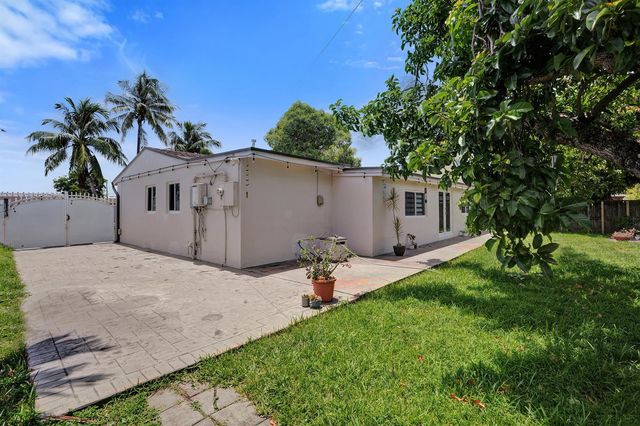 7290 W 14th Court, Hialeah, FL 33014