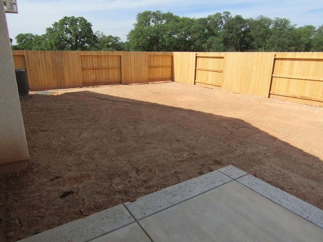 717 Thimbleberry Dr, Ione, CA 95640