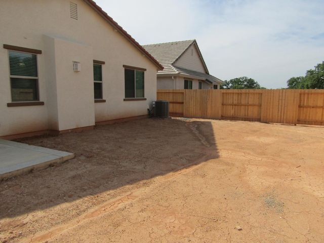 717 Thimbleberry Dr, Ione, CA 95640