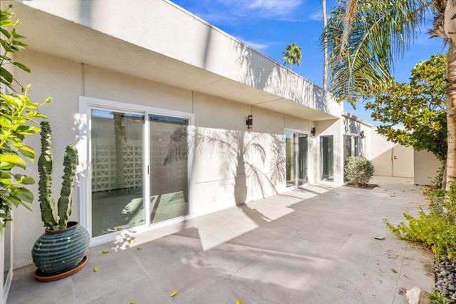 1810 Sandcliff Road, Palm Springs, CA 92264