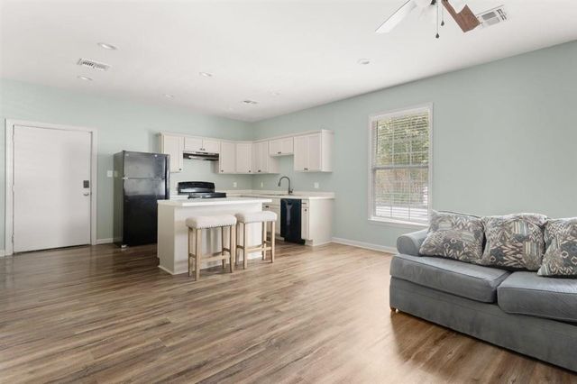 5605 Lavergne Street 1 & 2, Lake Charles, LA 70615