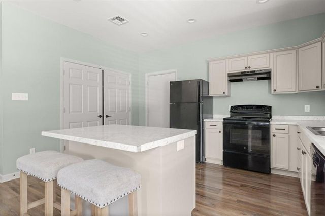 5605 Lavergne Street 1 & 2, Lake Charles, LA 70615