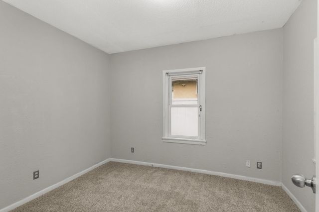 305 Lawson Avenue E, Saint Paul, MN 55130