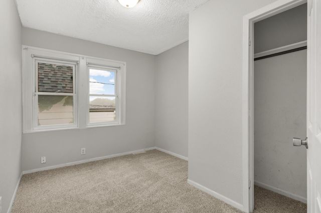 305 Lawson Avenue E, Saint Paul, MN 55130