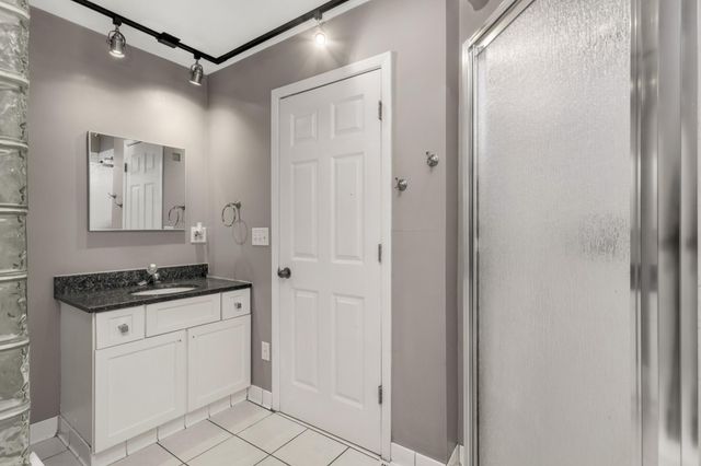 305 Lawson Avenue E, Saint Paul, MN 55130