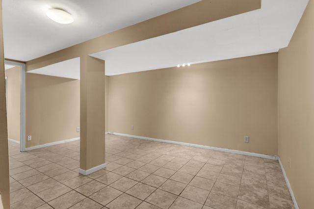305 Lawson Avenue E, Saint Paul, MN 55130