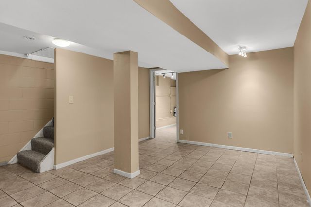 305 Lawson Avenue E, Saint Paul, MN 55130