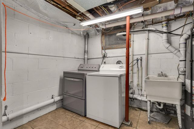 305 Lawson Avenue E, Saint Paul, MN 55130