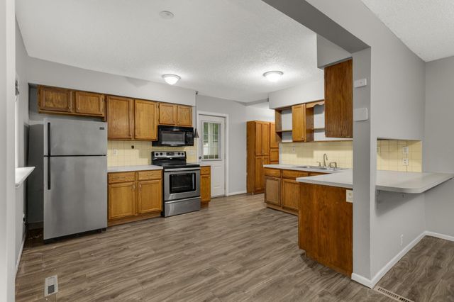 305 Lawson Avenue E, Saint Paul, MN 55130