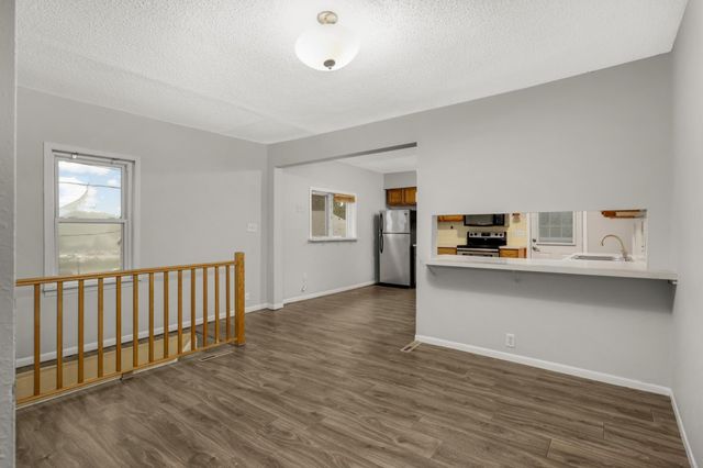 305 Lawson Avenue E, Saint Paul, MN 55130