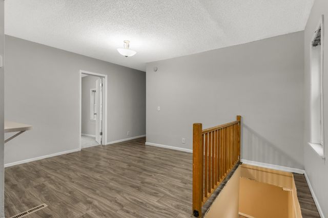 305 Lawson Avenue E, Saint Paul, MN 55130