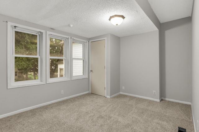 305 Lawson Avenue E, Saint Paul, MN 55130