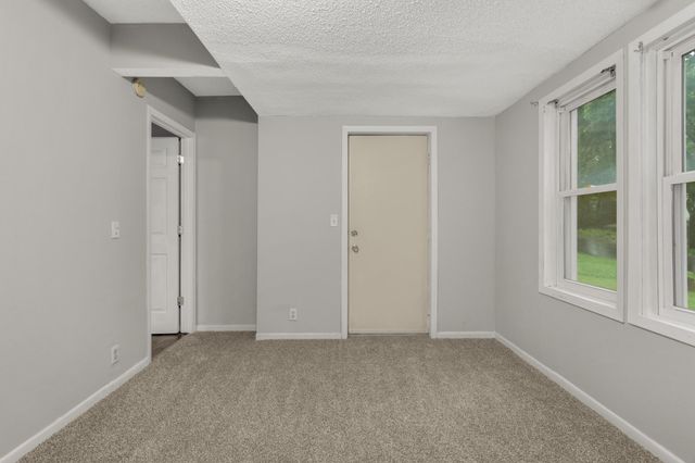 305 Lawson Avenue E, Saint Paul, MN 55130