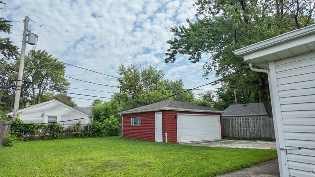 746 E 157th Street, South Holland, IL 60473
