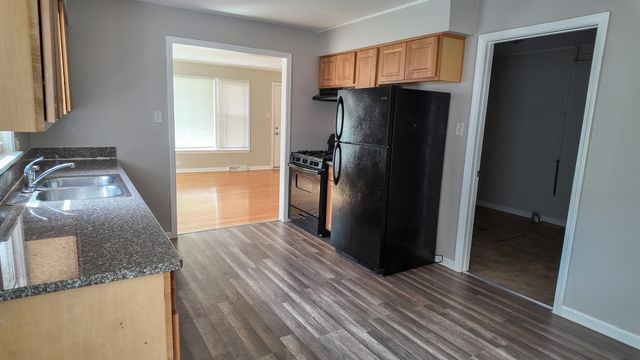 746 E 157th Street, South Holland, IL 60473